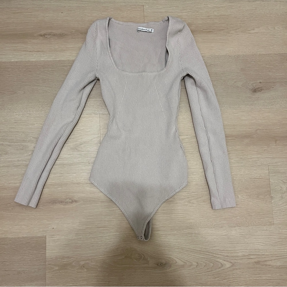 Abercrombie & Fitch Ribbed Knit Top in Beige